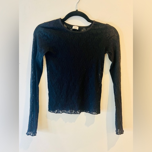 Aritzia | Wilfred | Black Lace Long Sleeve Crewneck Top - Picture 3 of 7